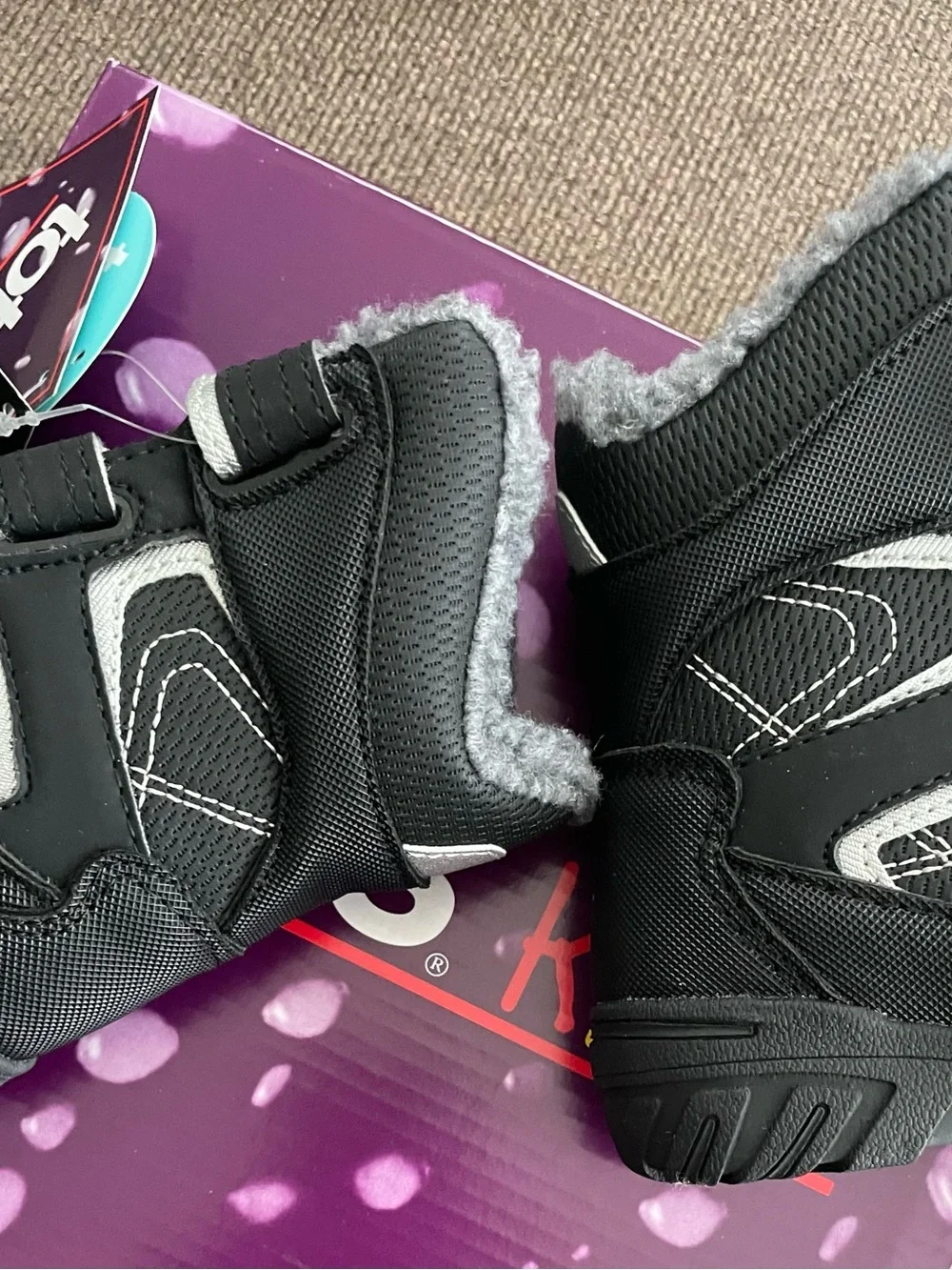 NEW Boys Totes Waterproof Snow Boots Size 5